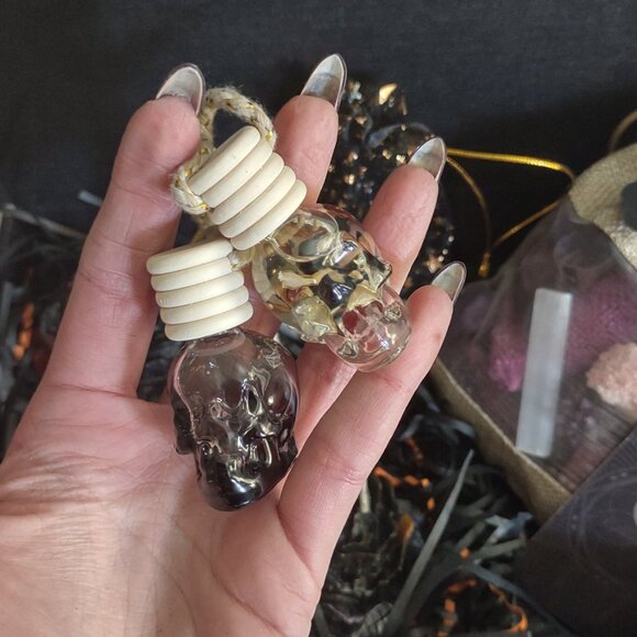 Custom Flower Beeswax Candle Aromatherapy Set w/ Diffuser, Potpourri & Crystal - Picture 2 of 16